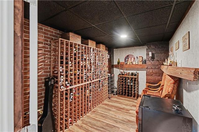 204 NW Golfview Drive, Blue Springs, MO 64014