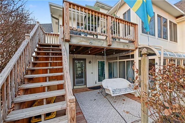 204 NW Golfview Drive, Blue Springs, MO 64014