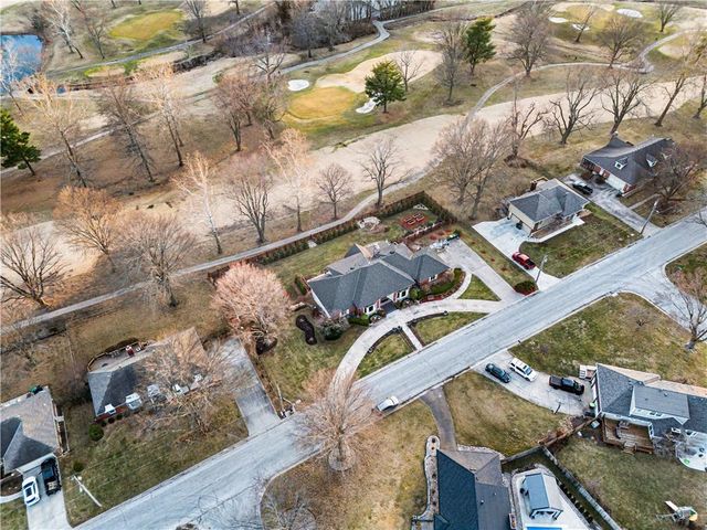 204 NW Golfview Drive, Blue Springs, MO 64014