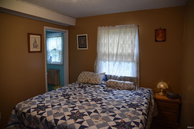 2064 Leatherwood Road, Bedford, IN 47421