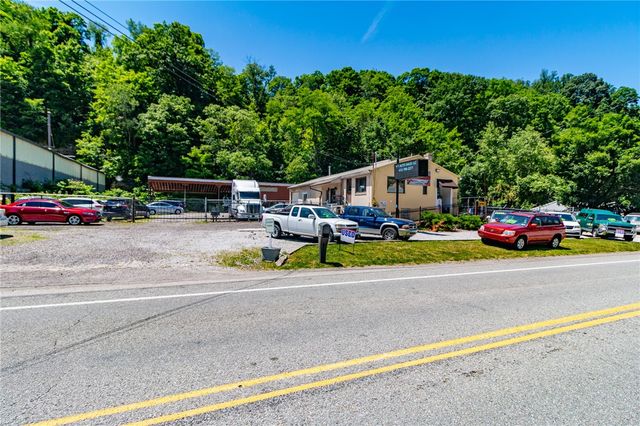 174 Sandy Creek Rd, Penn Hills, PA 15147