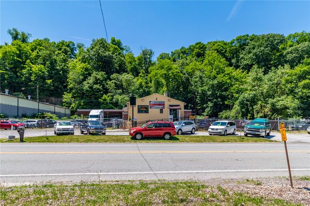 174 Sandy Creek Rd, Penn Hills, PA 15147