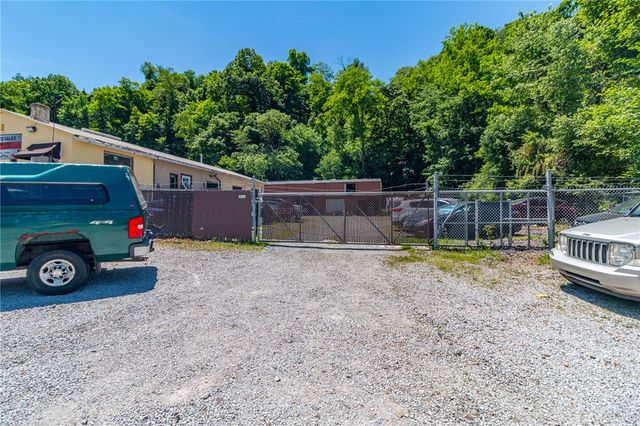 174 Sandy Creek Rd, Penn Hills, PA 15147