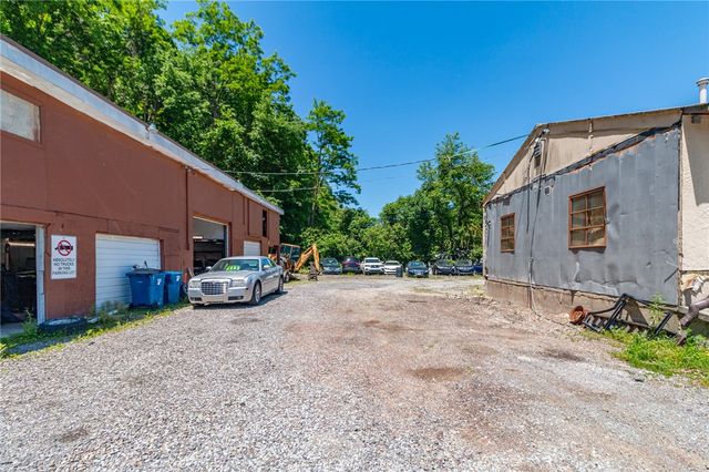 174 Sandy Creek Rd, Penn Hills, PA 15147