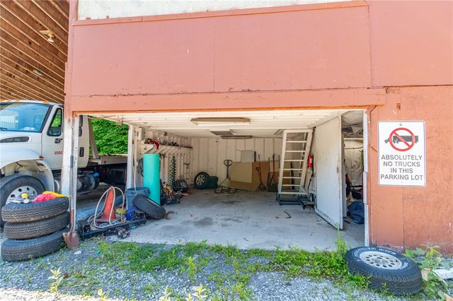 174 Sandy Creek Rd, Penn Hills, PA 15147