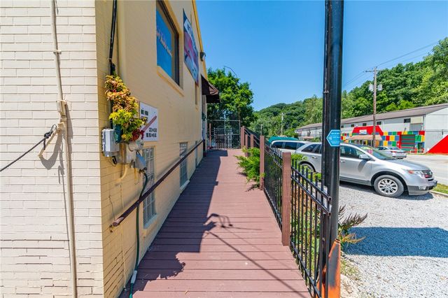 174 Sandy Creek Rd, Penn Hills, PA 15147