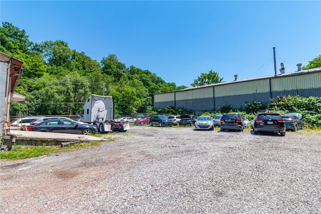 174 Sandy Creek Rd, Penn Hills, PA 15147