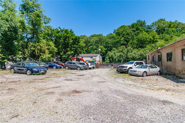 174 Sandy Creek Rd, Penn Hills, PA 15147