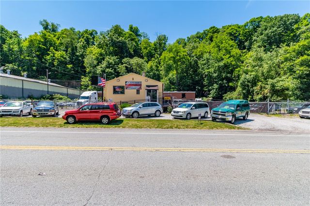 174 Sandy Creek Rd, Penn Hills, PA 15147