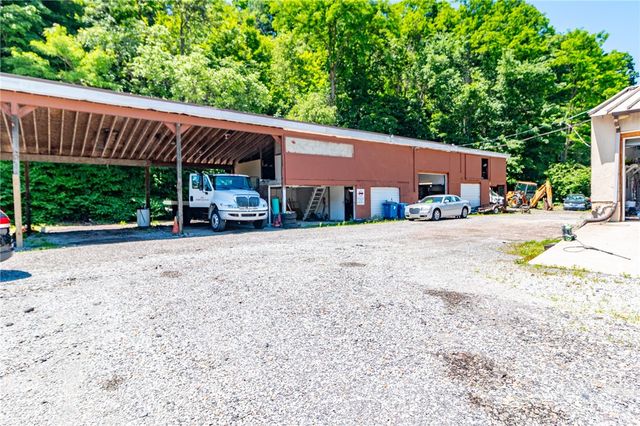 174 Sandy Creek Rd, Penn Hills, PA 15147