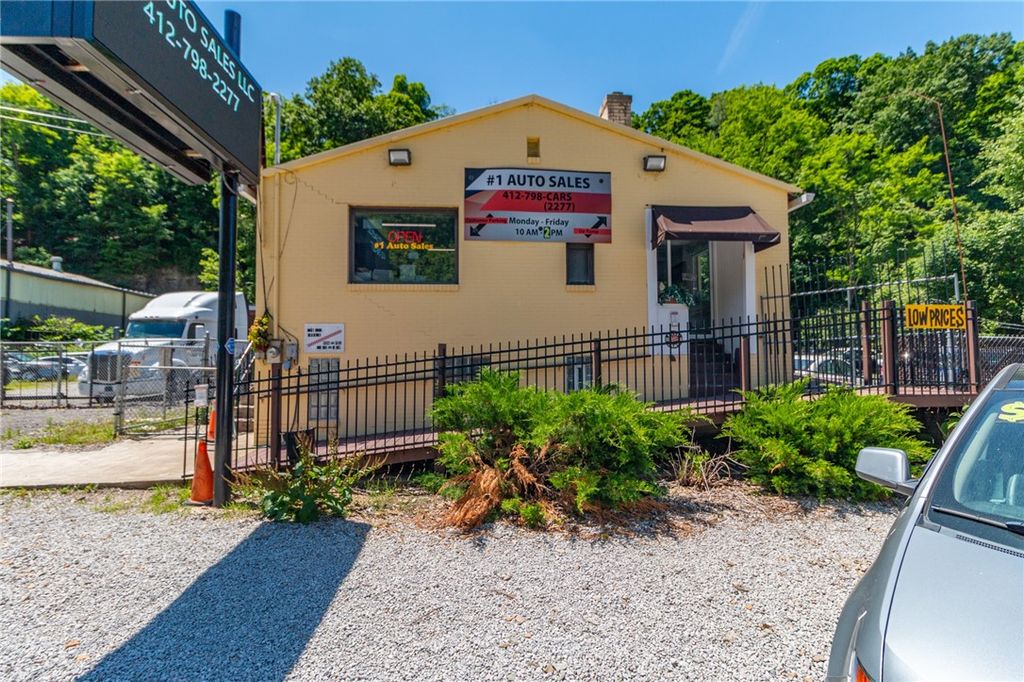 174 Sandy Creek Rd, Penn Hills, PA 15147