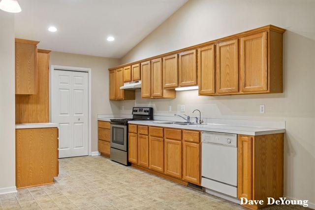 347 Timberlake E, Holland, MI 49424