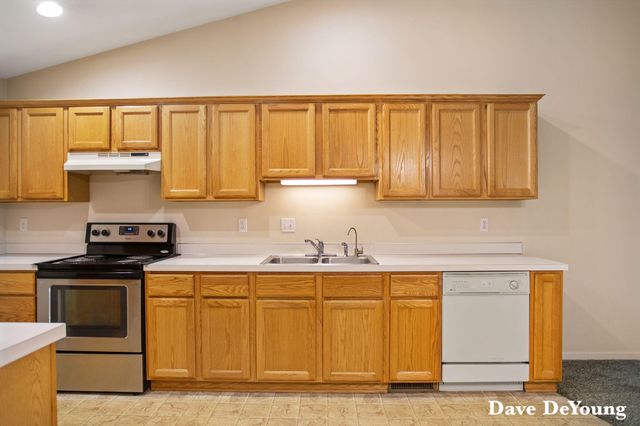 347 Timberlake E, Holland, MI 49424