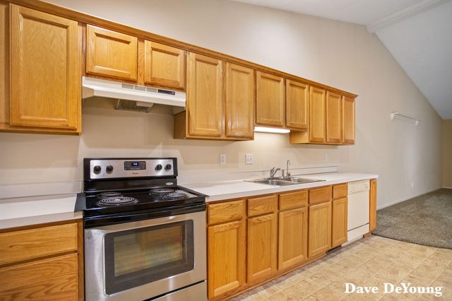 347 Timberlake E, Holland, MI 49424