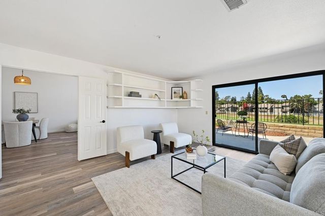 1762 Spyglass Circle, Vista, CA 92081