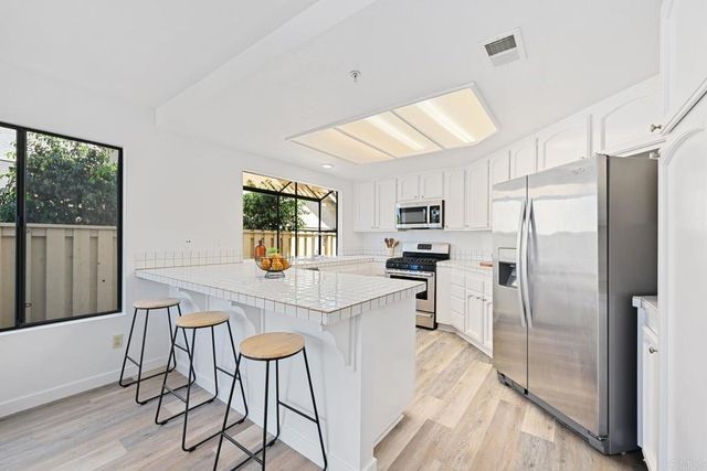 1762 Spyglass Circle, Vista, CA 92081