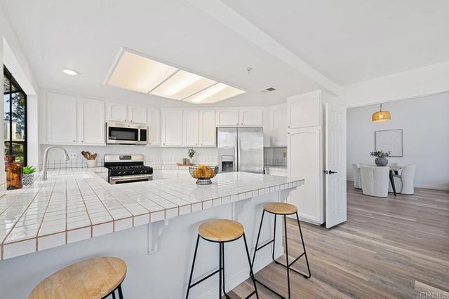 1762 Spyglass Circle, Vista, CA 92081
