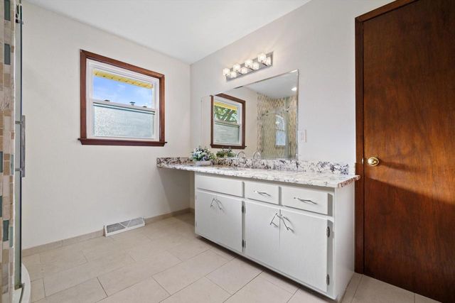 726 Royal Park ROAD, Racine, WI 53402