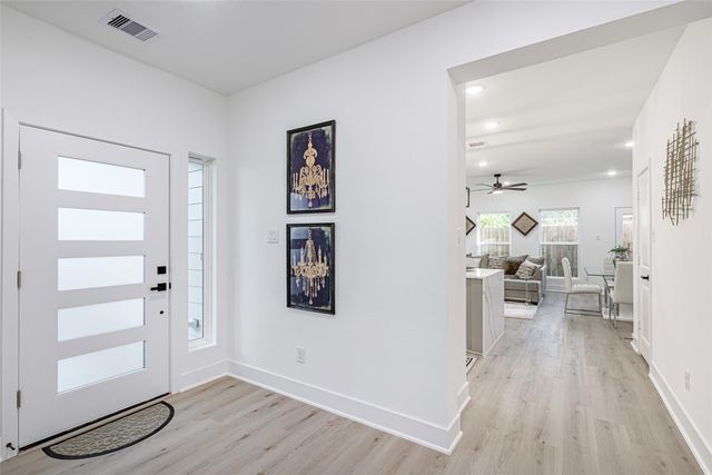 7806 Comal Street B, Houston, TX 77051