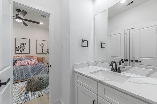 7806 Comal Street B, Houston, TX 77051