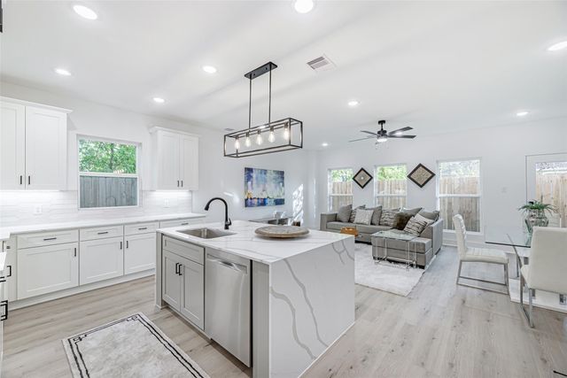7806 Comal Street B, Houston, TX 77051
