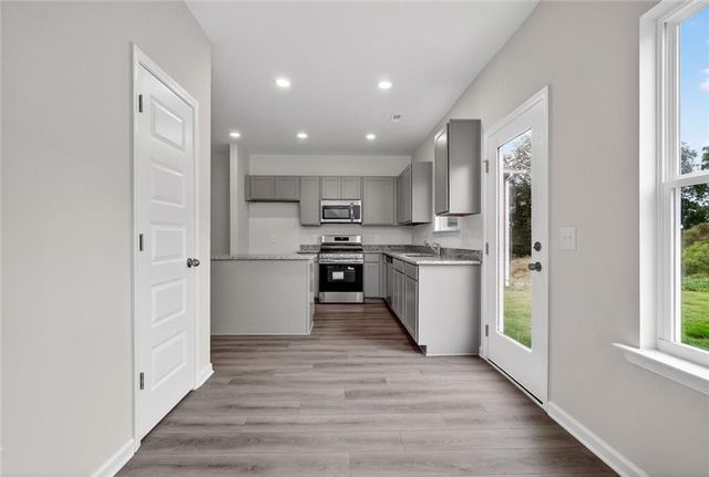 211 Rory Drive, Calhoun, GA 30701