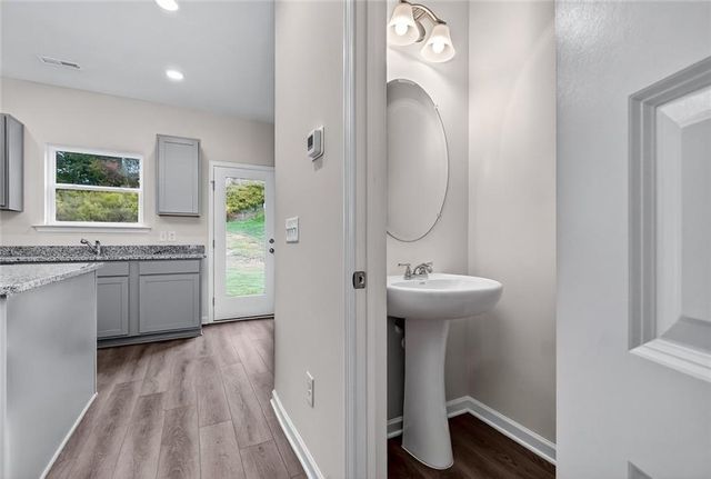 211 Rory Drive, Calhoun, GA 30701