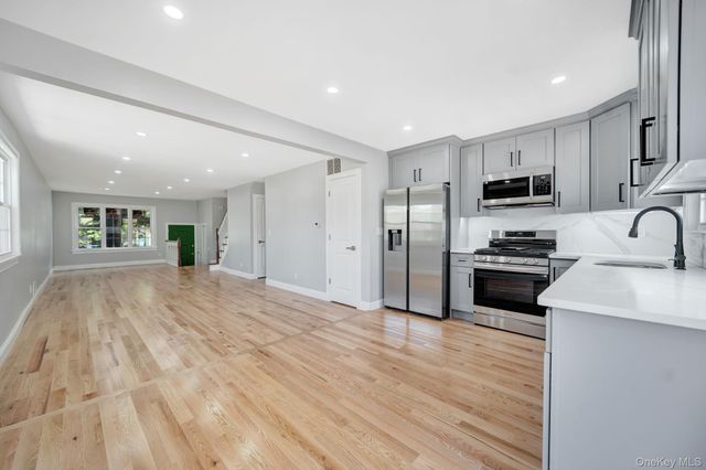 5 Notus Avenue, Staten Island, NY 10312
