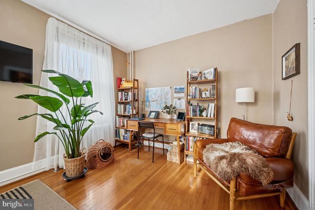 124 E CHESTNUT HILL AVE, Philadelphia, PA 19118