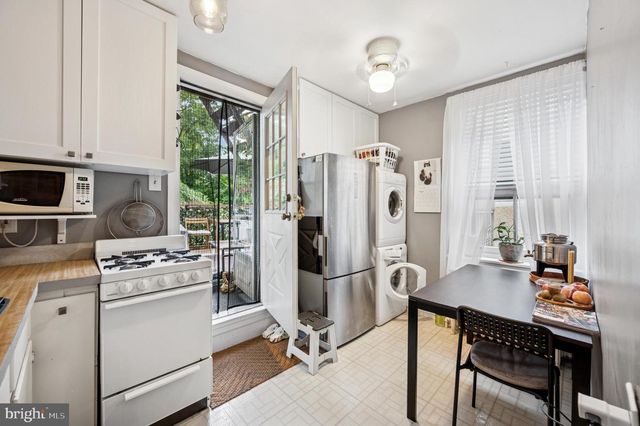 124 E CHESTNUT HILL AVE, Philadelphia, PA 19118