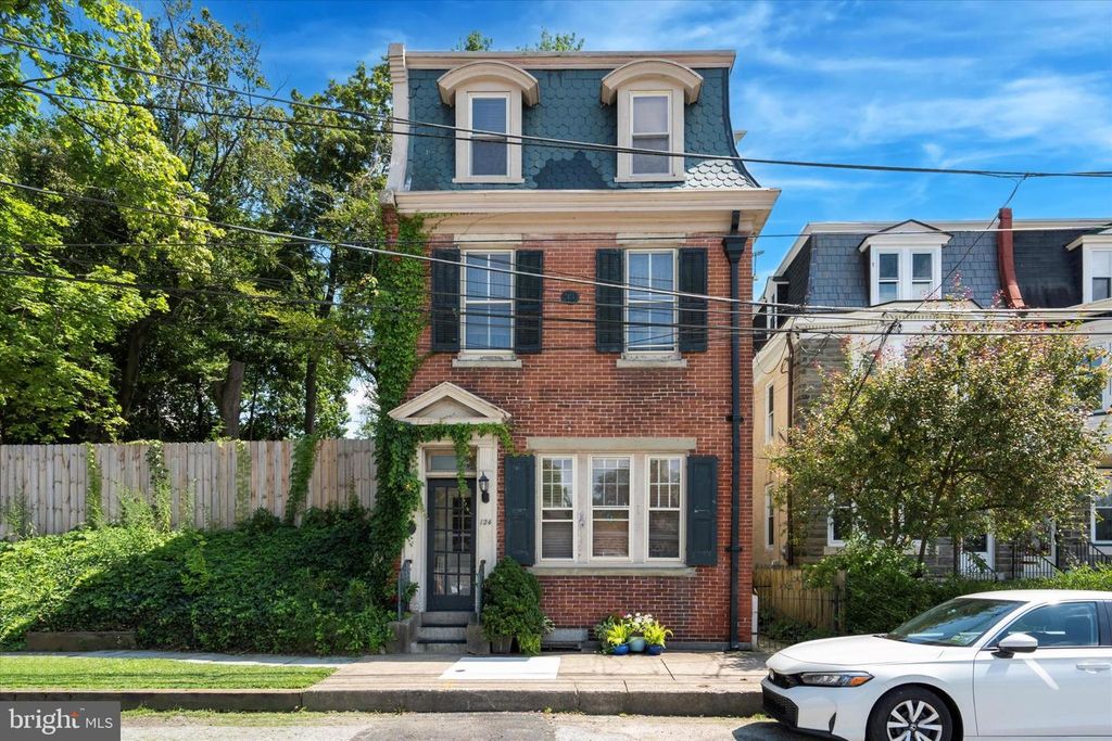 124 E CHESTNUT HILL AVE, Philadelphia, PA 19118