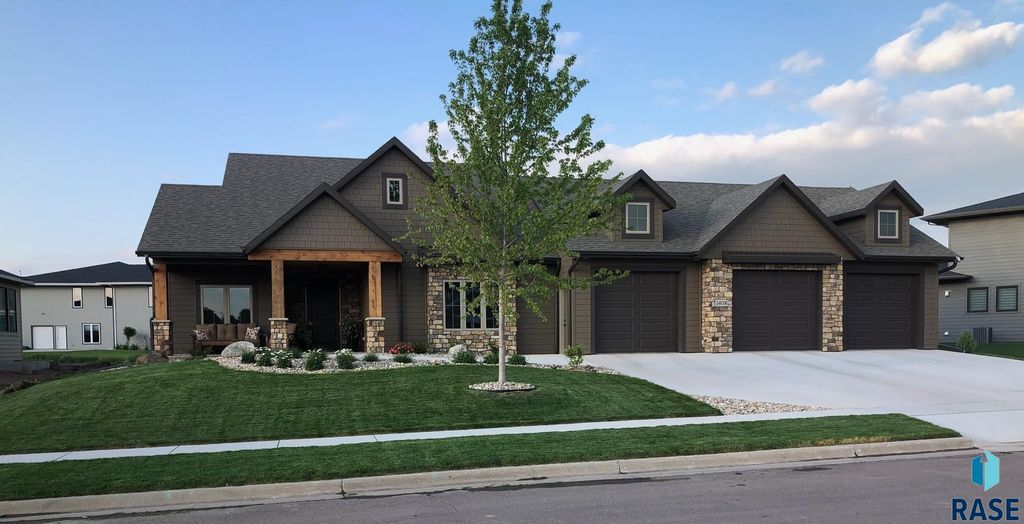 1408 S Sugar Maple Dr Drive, Sioux Falls, SD 57110
