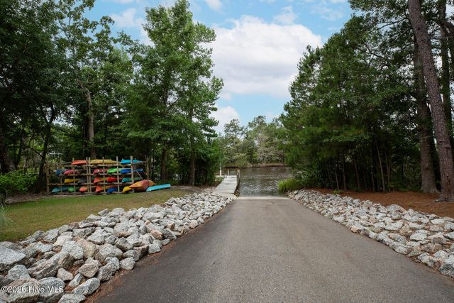 698 Breezewood Drive SE, Bolivia, NC 28422