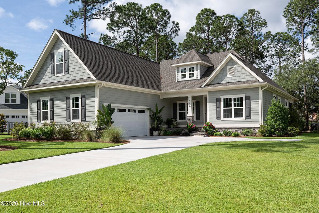 698 Breezewood Drive SE, Bolivia, NC 28422