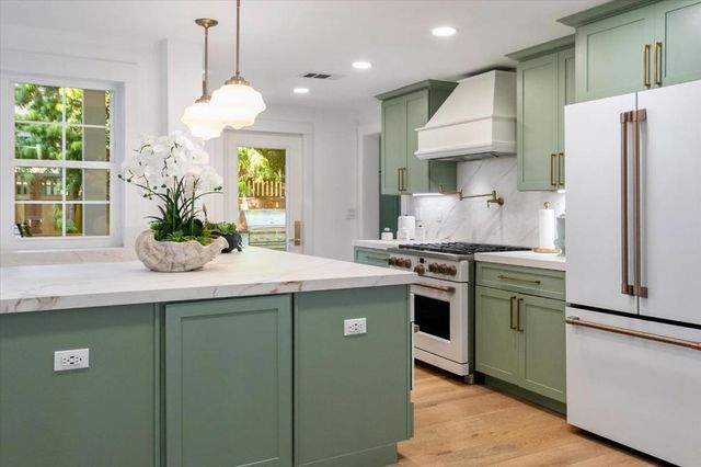 46 Pleasant Street, Los Gatos, CA 95030