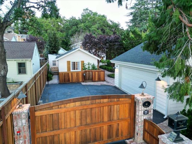 46 Pleasant Street, Los Gatos, CA 95030