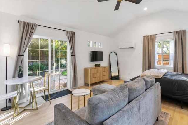 46 Pleasant Street, Los Gatos, CA 95030