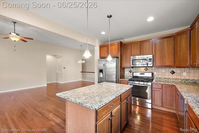 23346 Spring Creek Drive, Macomb Township, MI 48042