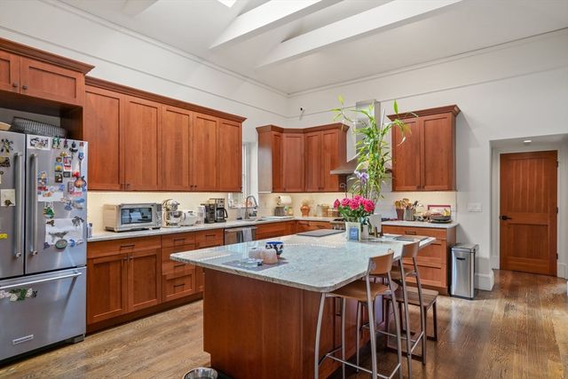619 Franklin 2, Cambridge, MA 02139