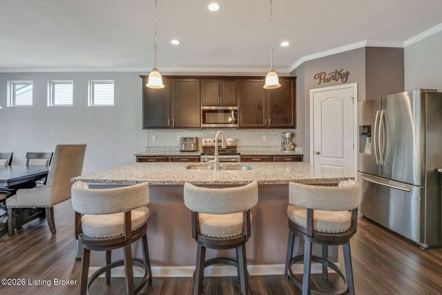 11711 Beacon Ct, Louisville, KY 40299