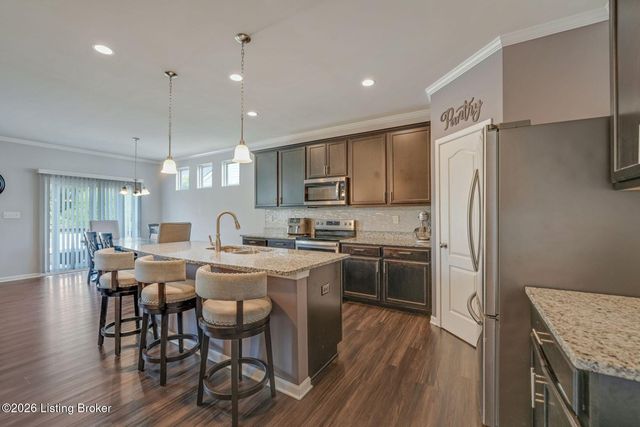11711 Beacon Ct, Louisville, KY 40299