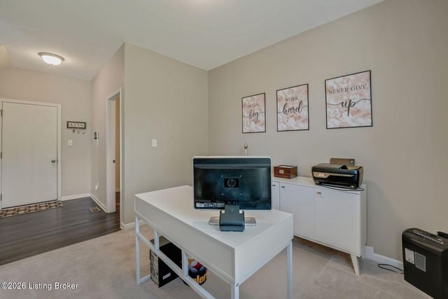 11711 Beacon Ct, Louisville, KY 40299