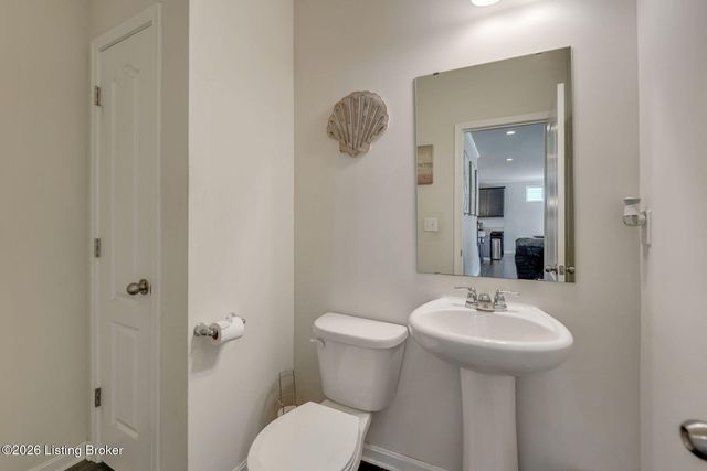 11711 Beacon Ct, Louisville, KY 40299