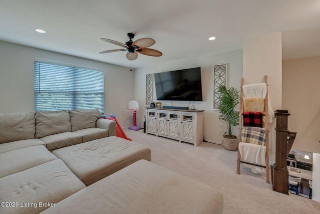 11711 Beacon Ct, Louisville, KY 40299