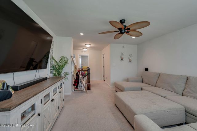 11711 Beacon Ct, Louisville, KY 40299