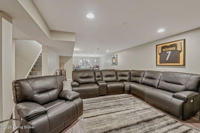 11711 Beacon Ct, Louisville, KY 40299