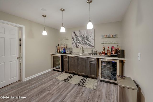 11711 Beacon Ct, Louisville, KY 40299