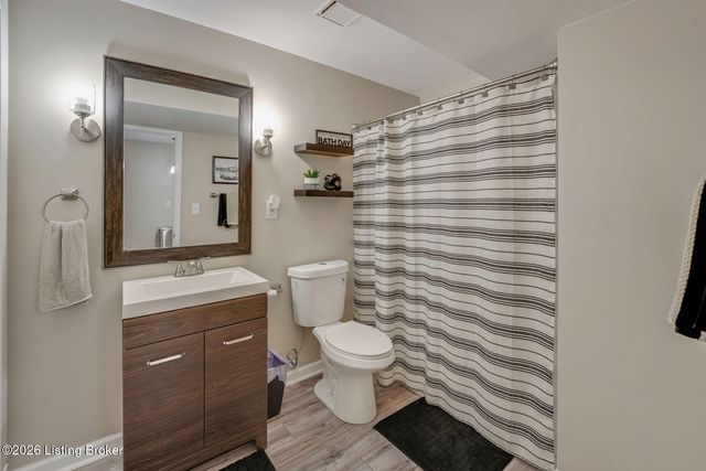 11711 Beacon Ct, Louisville, KY 40299