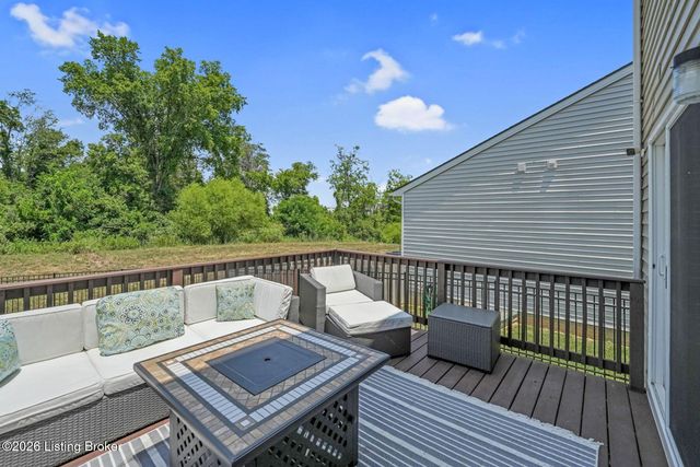 11711 Beacon Ct, Louisville, KY 40299