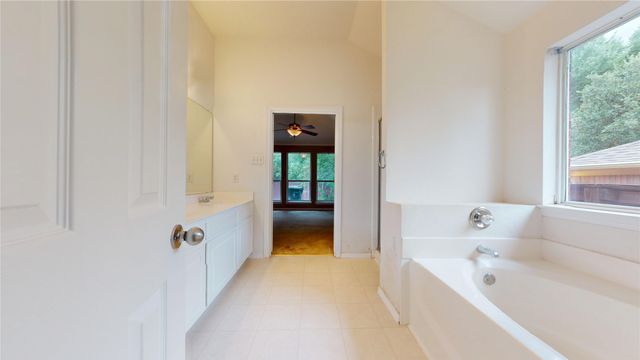 4914 Saddlehorn Drive, Arlington, TX 76017